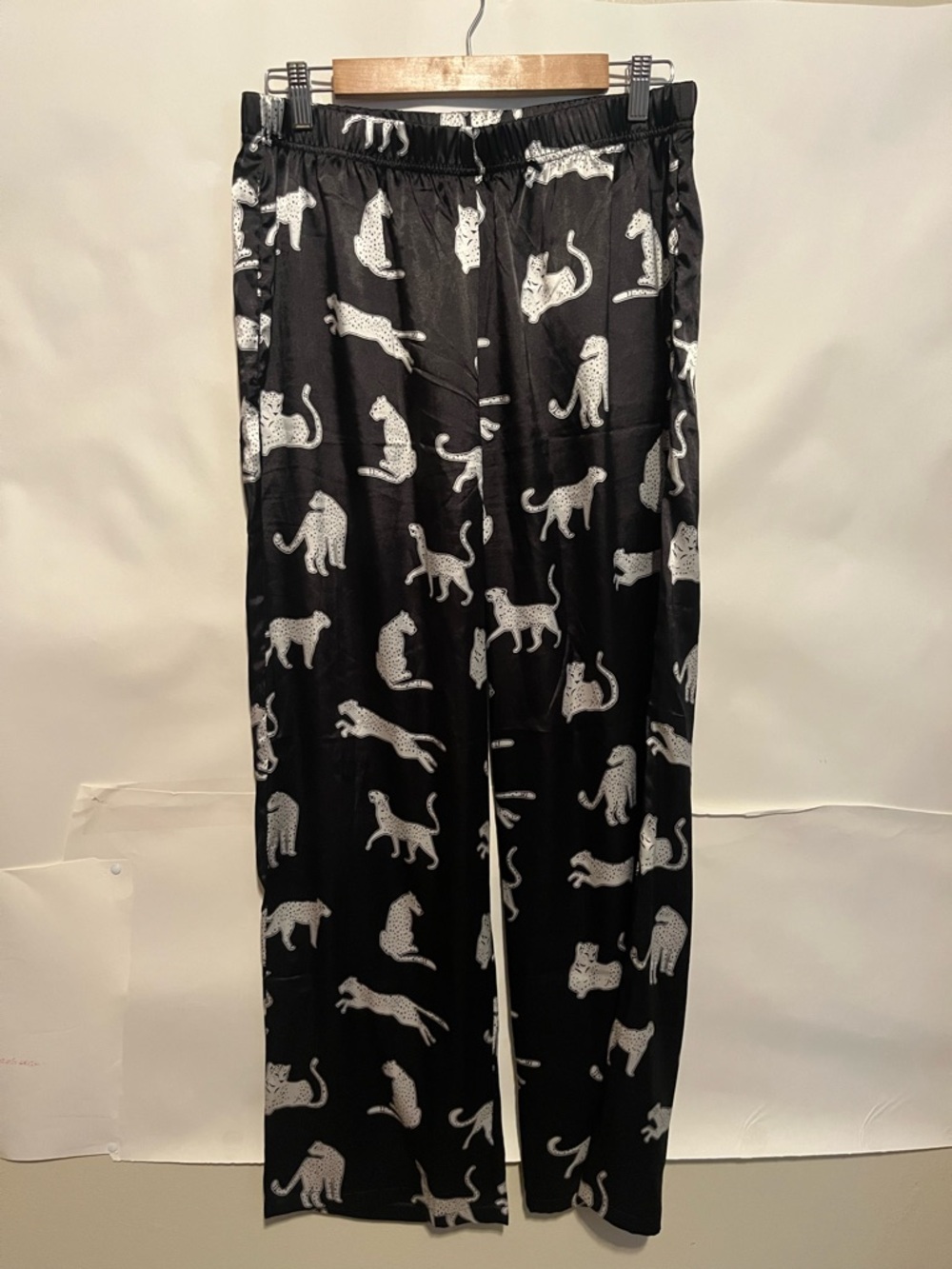Ekouaer Women's L Black Cheetahs 2-Pc Pajama Set Button Front Collared - Picture 4 of 5